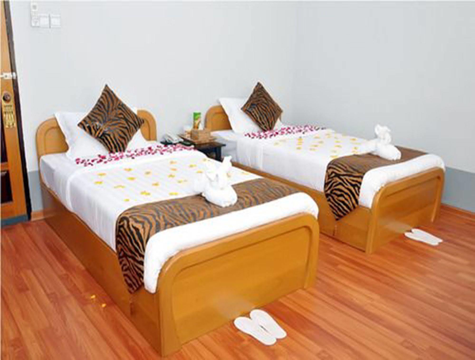 Royal Tulip Hotel Мандалай Экстерьер фото